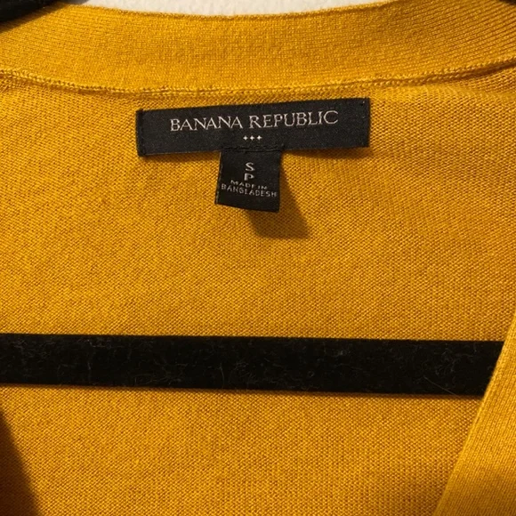 Very cute Banana Republic cardigan mustard size S - Picture 2 of 4